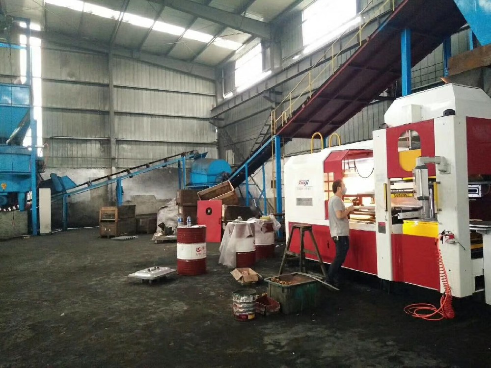 杭州眾恒機(jī)械公司610×510全自動(dòng)無箱造型機(jī)順利試產(chǎn)成功！